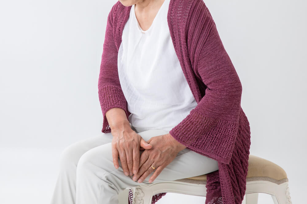 Is thigh pain after hip replacement normal? shutterstock 1550505704 thigh pain after hip replacement