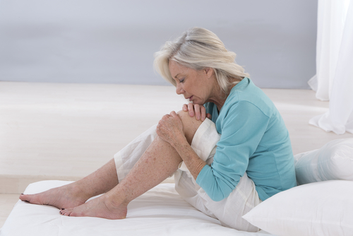 What to do about a sharp pain in the knee that comes and goes