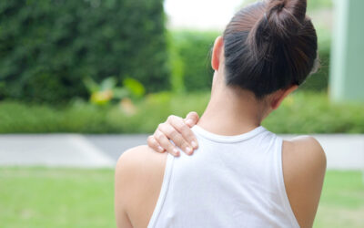Four conditions that cause pain in the shoulder blade area