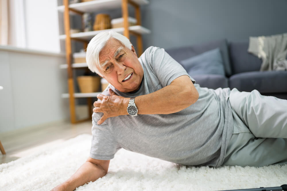 Three common shoulder injuries from falling shutterstock 1792313161 common shoulder injuries from falling