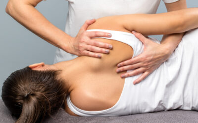 3 ways physical therapists can help muscle spasms in your shoulder
