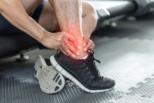 Stick it to your top of foot and ankle pain with these 4 PT methods