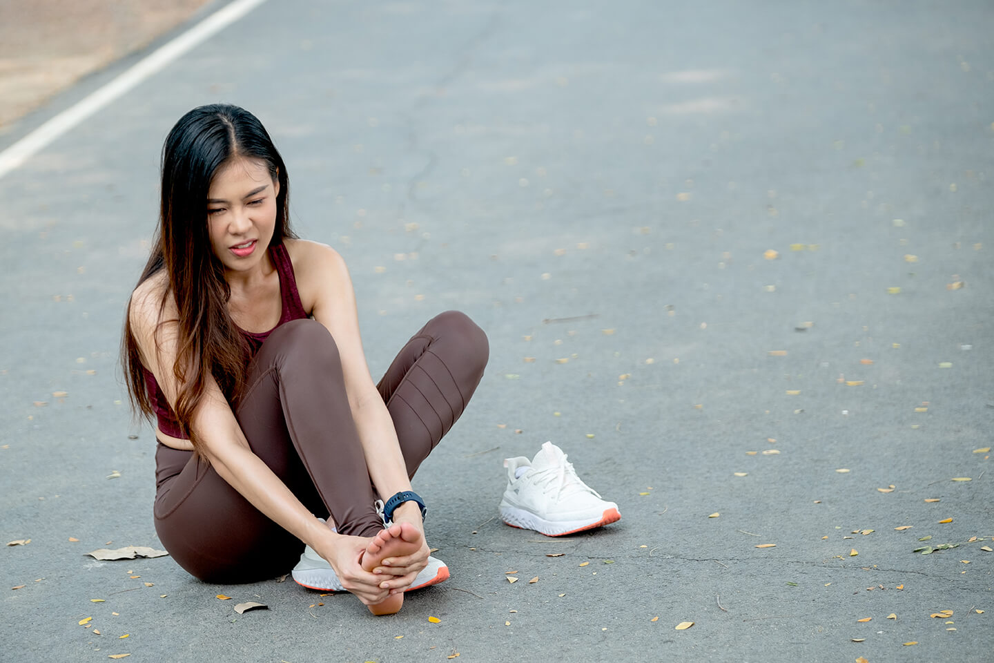 Physical therapy for flat feet: What your sessions can include and what you can do at home