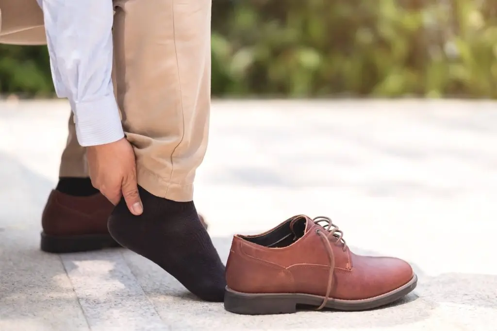 Extensor tendinitis of the foot: A physical therapist's guide to improving inflammation in the foot shutterstock 1050962600 scaled 1 extensor tendonitis foot