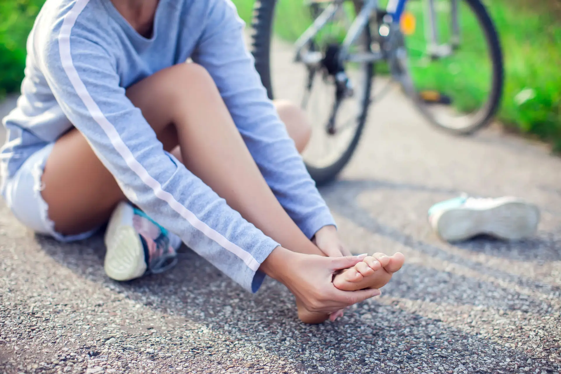 8 symptoms of a tear in the tendon of the foot