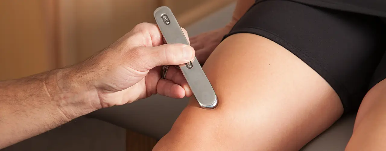 Graston Technique therapy: 3 reasons to add it to your PT clinic's services graston technique gt3 knee 04 300dpi 1 1 0 Graston Technique therapy: 3 reasons to add it to your PT clinic’s services