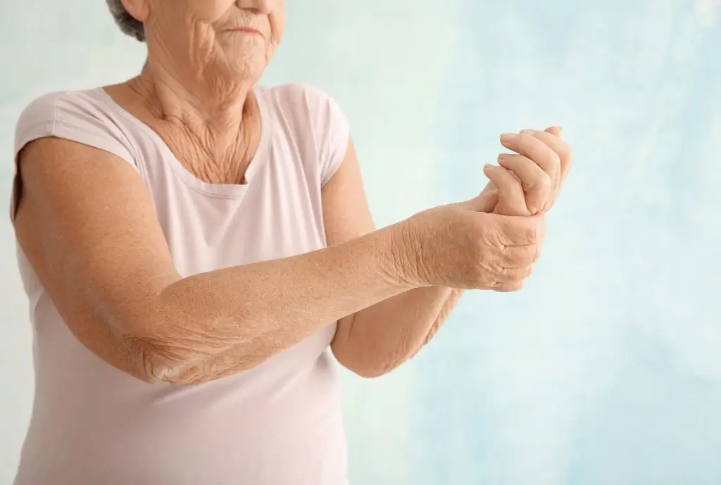 Hand Tendon Pain: Causes and Treatments AdobeStock 237193409 hand tendon pain: causes and treatments hand pain